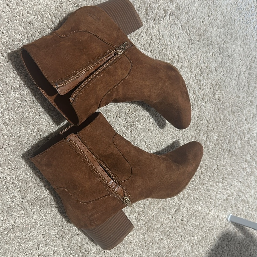 Boots - Picture 3 of 3